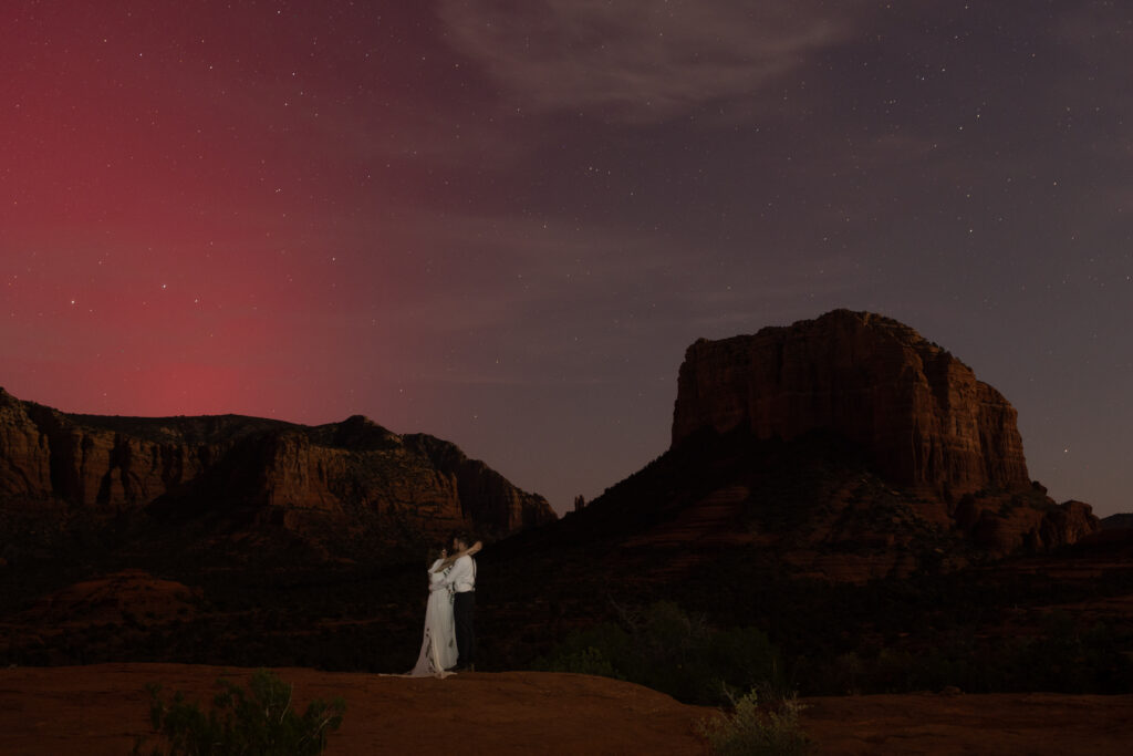 The Most Romantic Elopement Photos Most People Don’t Ever Consider: Stargazing